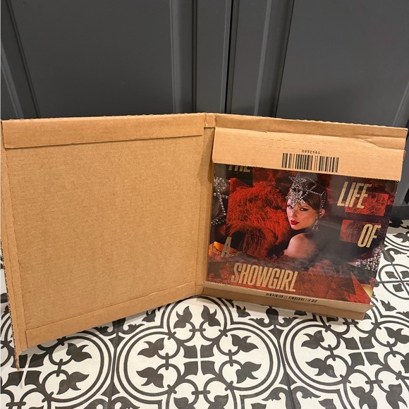 Taylor Swift The Life of a Showgirl Tiny Bubbles in Champagne Limited Edition LP - Picture 5 of 6